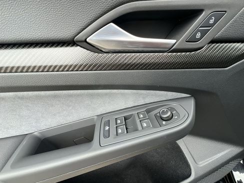 Used 2025 Volkswagen Golf R Black Edition image 15