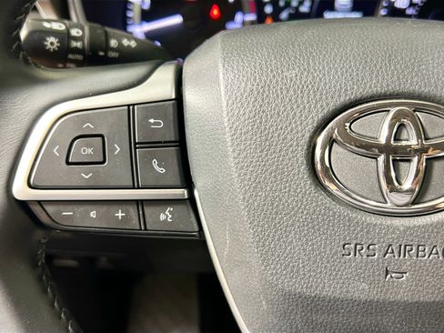 Used 2023 Toyota Highlander LE image 18
