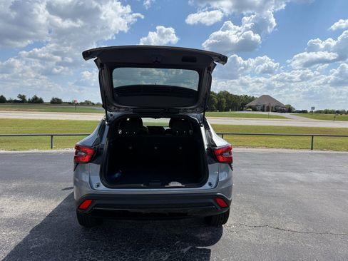 New 2026 Chevrolet Trax RS image 8