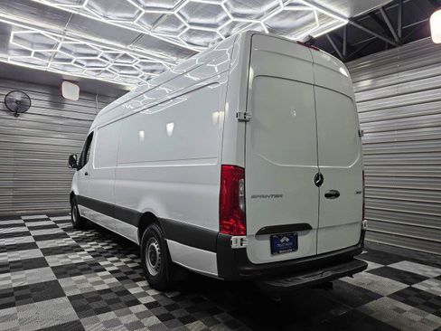 Used 2022 Mercedes-Benz Sprinter 2500 image 7