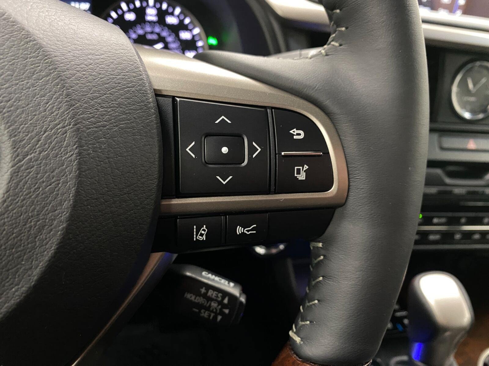 Used 2019 Lexus RX 350 AWD w/ Navigation Package image 18