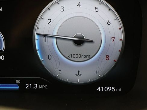 Used 2023 Hyundai Santa Fe SEL w/ Premium Package image 18