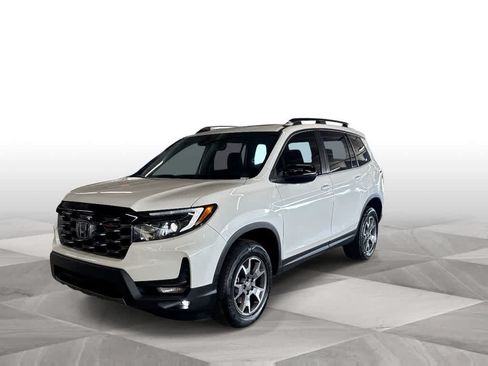 Used 2023 Honda Passport TrailSport image 4
