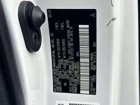 Certified 2024 Toyota Sienna XSE w/ XSE Premium Package FWD image 37