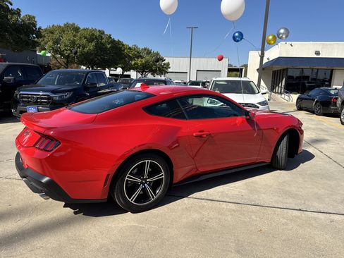 Used 2024 Ford Mustang Premium image 6