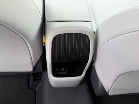 New 2026 Hyundai Kona SE image 7