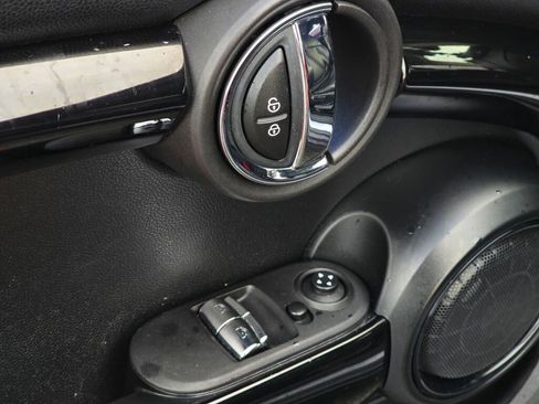 Used 2017 MINI Cooper S image 15