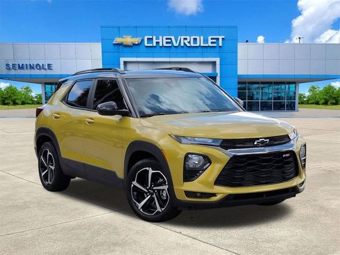 Used 2023 Chevrolet TrailBlazer RS w/ Sun and Liftgate Package FWD image 1