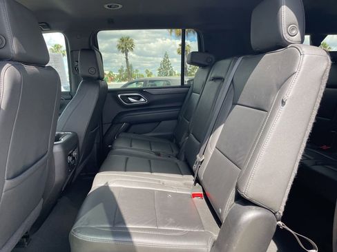 Used 2024 Chevrolet Suburban LT AWD/4WD image 8