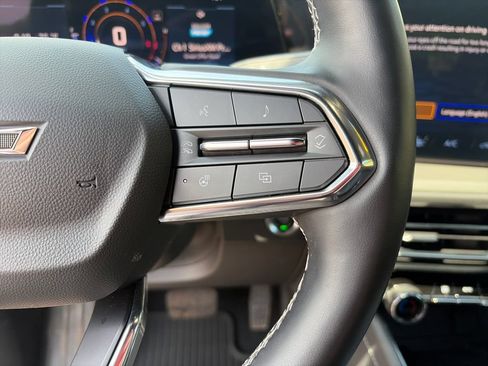 Used 2024 Chevrolet Traverse LT w/ Midnight/Sport Edition FWD image 27
