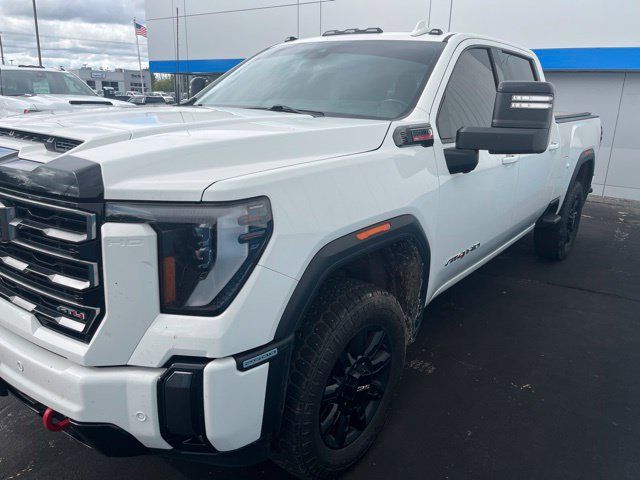 Used 2024 GMC Sierra 2500 AT4 w/ AT4 Preferred Package AWD/4WD image 5
