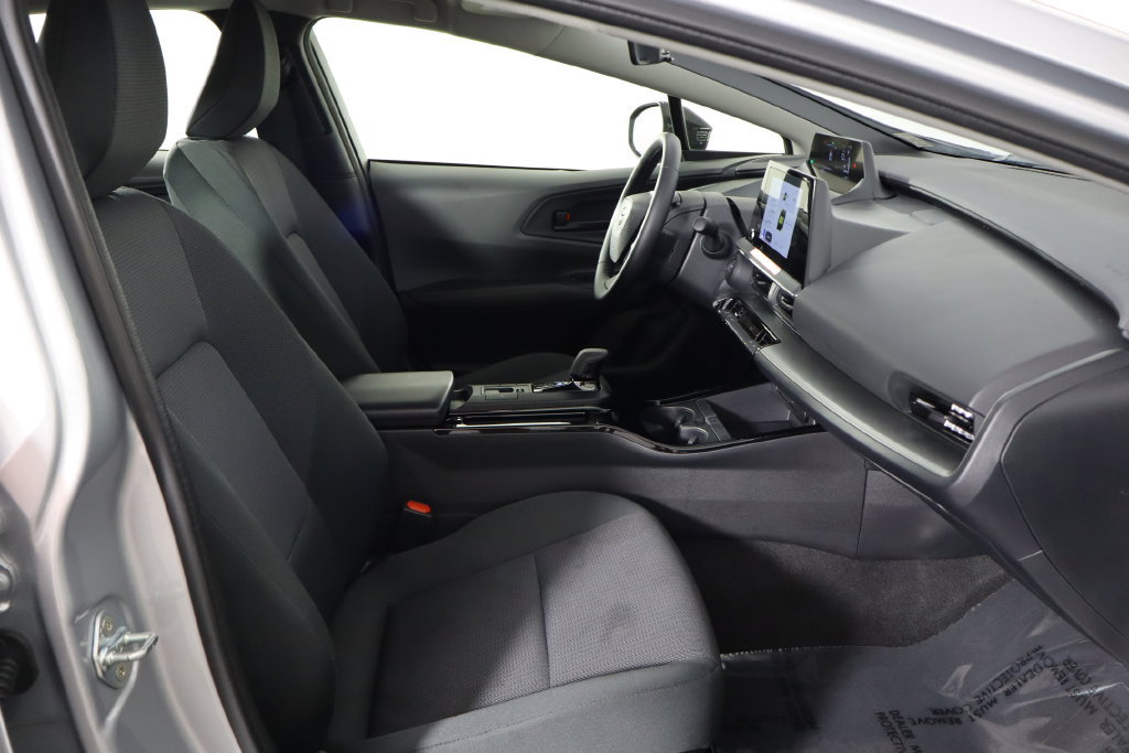 Used 2026 Toyota Prius LE FWD image 18