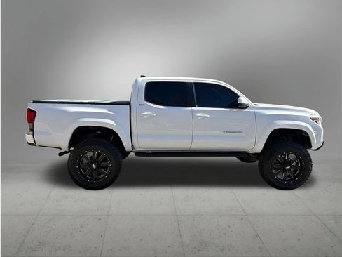 Used 2019 Toyota Tacoma SR5 AWD/4WD image 6
