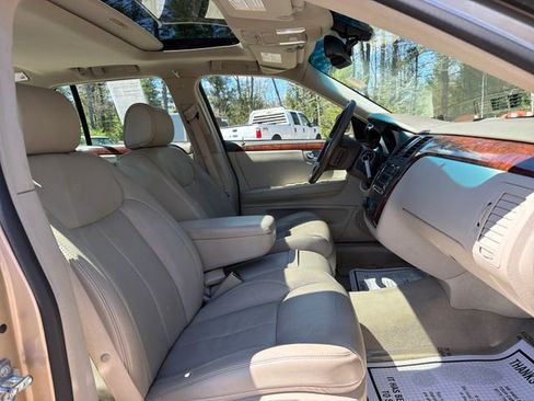 Used 2006 Cadillac DTS w/ Sun And Sound Package FWD image 22