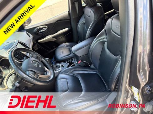 Used 2017 Jeep Cherokee Limited AWD/4WD image 8