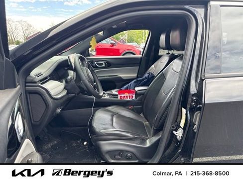 Used 2023 Jeep Compass Limited AWD/4WD image 9