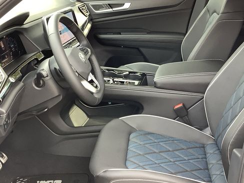 New 2026 Volkswagen Atlas Cross Sport SEL Premium R-Line image 21