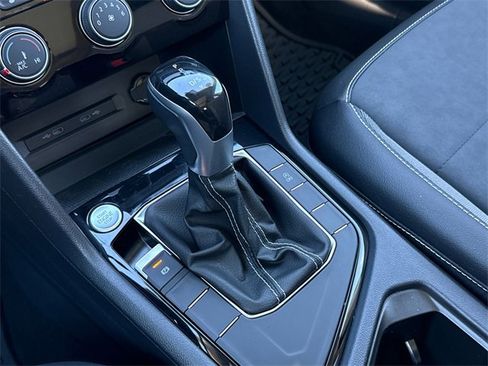 Certified 2023 Volkswagen Taos SE w/ Panoramic Sunroof Package image 22