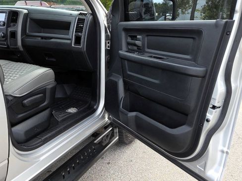Used 2013 RAM 2500 Tradesman w/ Chrome Appearance Group AWD/4WD image 39