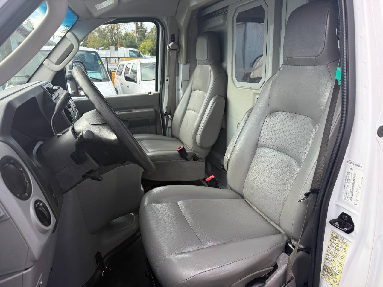 Used 2017 Ford E-350 and Econoline 350 Super Duty RWD image 44