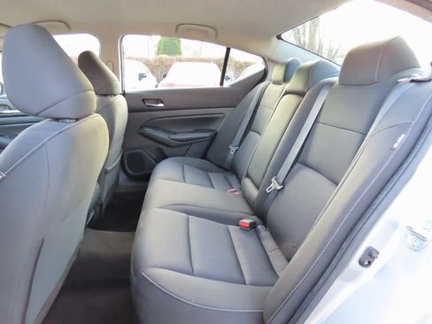 Used 2022 Nissan Altima 2.5 SV image 12