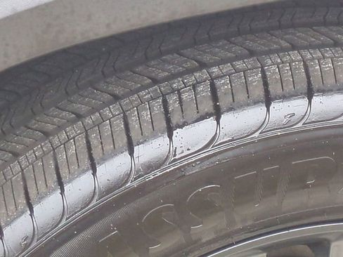 Used 2021 Chevrolet Traverse RS image 20