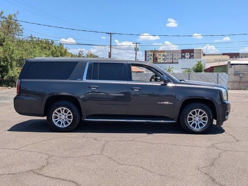 Used 2016 GMC Yukon XL SLT w/ Open Road Package image 3