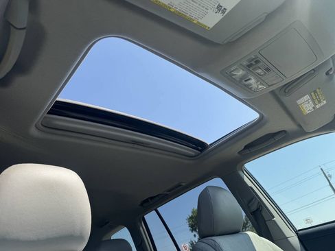 Used 2008 Toyota Highlander Limited AWD/4WD image 16
