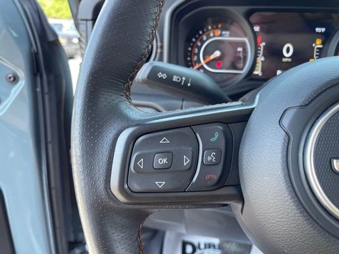 Used 2024 Jeep Gladiator Mojave w/ Technology Group image 27