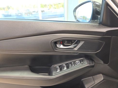 Used 2023 Honda Accord Sport image 11