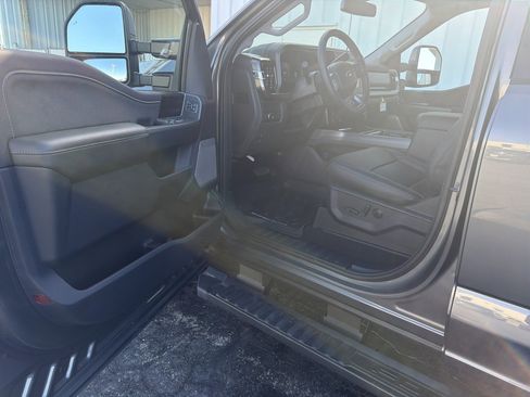 Used 2026 Ford F350 Lariat w/ Black Appearance Package image 29