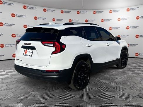 Used 2023 GMC Terrain SLT w/ Elevation Edition image 5