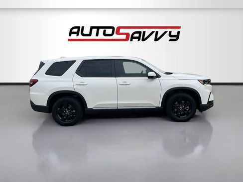 Used 2025 Honda Pilot EX-L image 8