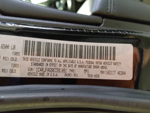 Used 2019 Jeep Grand Cherokee Laredo AWD/4WD image 33
