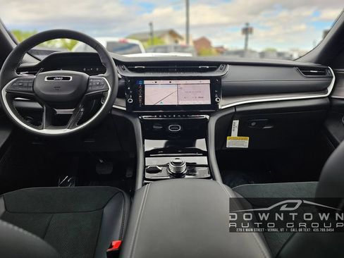 New 2026 Jeep Grand Cherokee Altitude AWD/4WD image 9