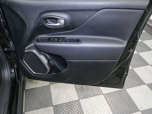 Used 2020 Jeep Renegade Limited AWD/4WD image 22