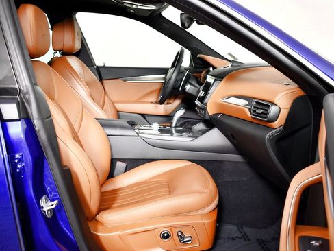 Used 2021 Maserati Levante image 42