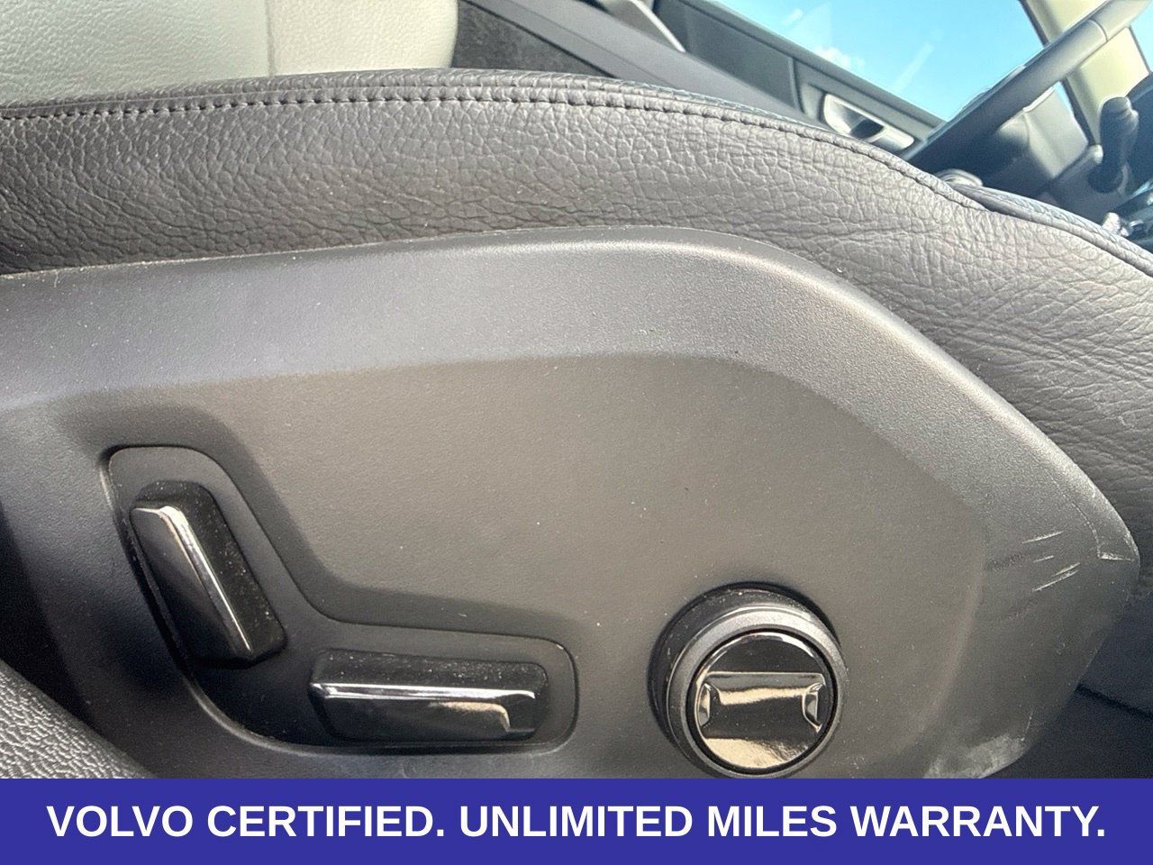 Used 2024 Volvo S60 B5 Plus FWD image 11