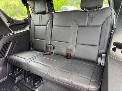 Used 2022 Chevrolet Tahoe RST w/ Luxury Package AWD/4WD image 17