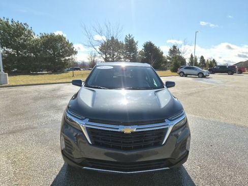 Used 2023 Chevrolet Equinox LT image 2