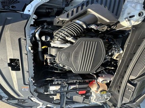 Used 2023 Cadillac XT6 Premium Luxury w/ Technology Package image 8