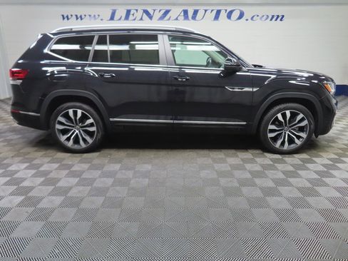 Used 2021 Volkswagen Atlas SEL R-Line image 2