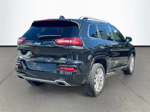 Used 2016 Jeep Cherokee Overland w/ Technology Group FWD image 6