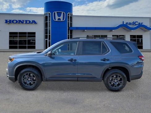New 2026 Honda Pilot TrailSport image 2