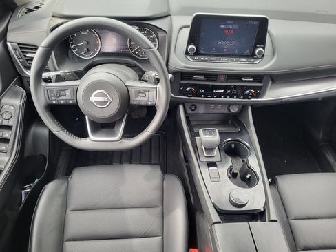 Used 2024 Nissan Rogue SV w/ SV Premium Package AWD/4WD image 16