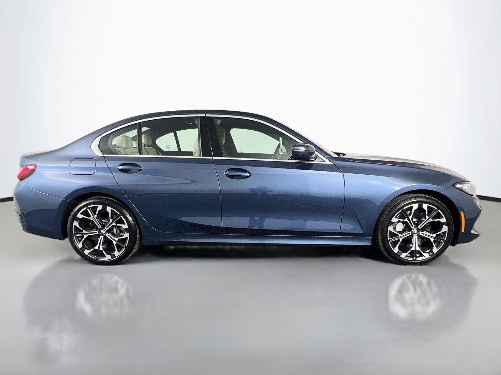 Used 2026 BMW 330i xDrive Sedan w/ Convenience Package AWD/4WD image 7
