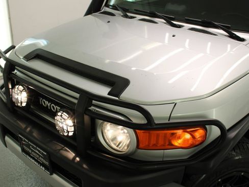 Used 2008 Toyota FJ Cruiser 2WD image 21