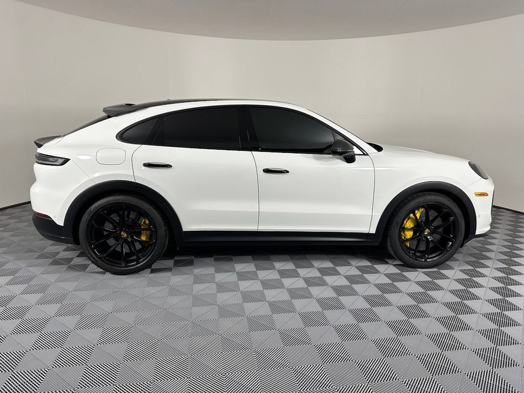 Certified 2024 Porsche Cayenne Turbo GT AWD/4WD image 11