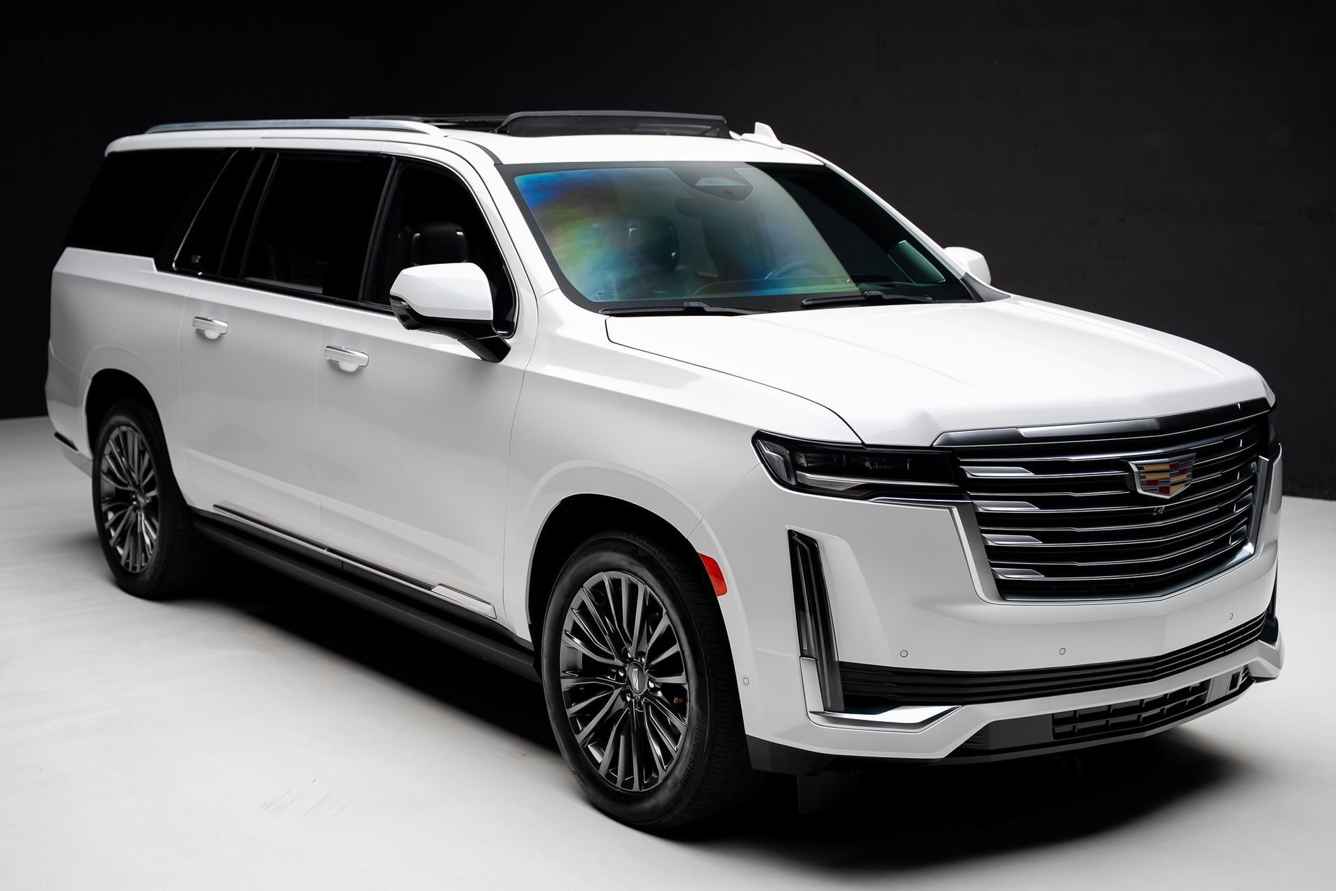 Used 2022 Cadillac Escalade ESV Premium Luxury Platinum w/ LPO, Floor Liner Package AWD/4WD image 41