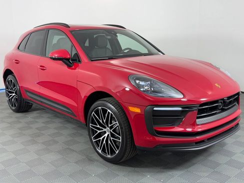 Certified 2026 Porsche Macan AWD/4WD image 7